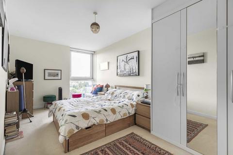 2 bedroom flat for sale, Mapleton Road, London SW18