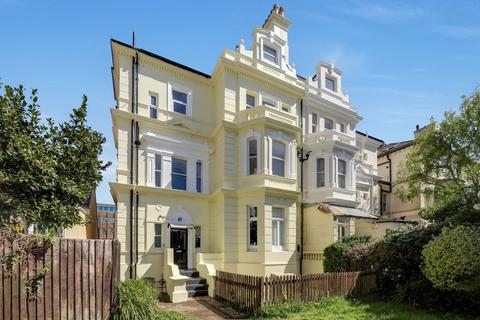 3 bedroom maisonette for sale, Castle Hill Avenue, Folkestone