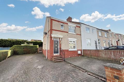 3 bedroom end of terrace house for sale, The Avenue, Seaham, SR7