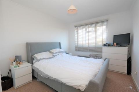 2 bedroom apartment to rent, Stratton Court, Surbiton KT6