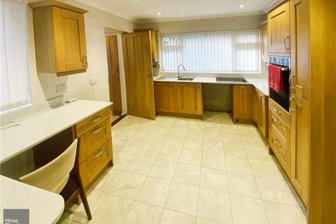 4 bedroom bungalow for sale, Abbots Close, Ryde