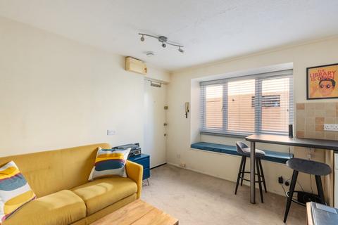 1 bedroom flat for sale, Wilkinson Way, London W4