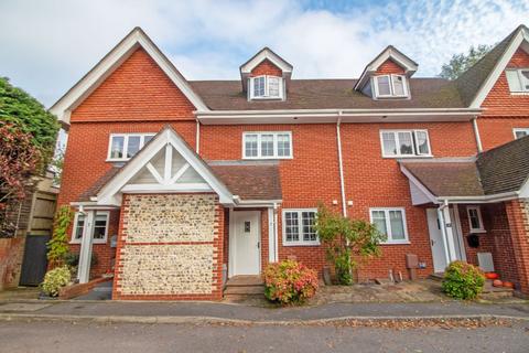 3 bedroom terraced house for sale, Castle Mews, Horndean, PO8 9AF