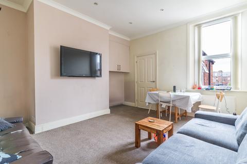 3 bedroom flat to rent, Bayswater Road, Newcastle Upon Tyne NE2