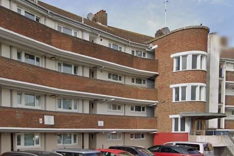 3 bedroom flat to rent, Marian Way, London NW10