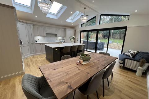 9 Dee Park Road, Wirral, CH60 3RG
