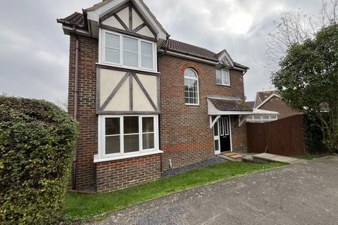 3 bedroom detached house to rent, Blackberry Way , Whitstable