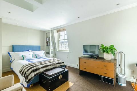 Studio to rent, Onslow Gardens, South Kensington, London, SW7