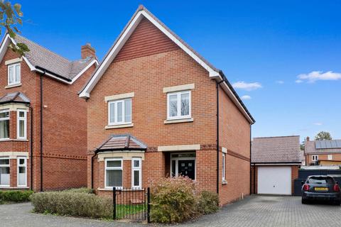 4 bedroom detached house for sale, 63 Gregorys Bank, Worcester.  WR3 8PG