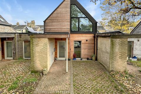 4 bedroom end of terrace house for sale, North Street, Cambridge CB4