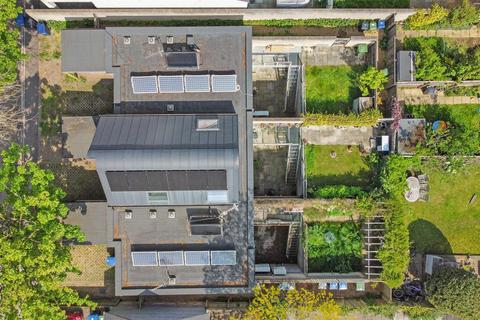 4 bedroom end of terrace house for sale, North Street, Cambridge CB4