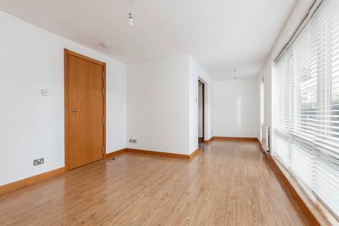 1 bedroom ground floor flat for sale, Coburg Street, Edinburgh,