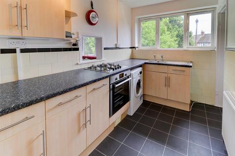 3 bedroom maisonette to rent, Coniston Road, Leamington Spa