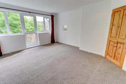 3 bedroom maisonette to rent, Coniston Road, Leamington Spa