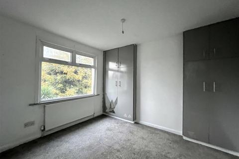 3 bedroom barn conversion to rent, Seaforth Grove, Southend-on-Sea