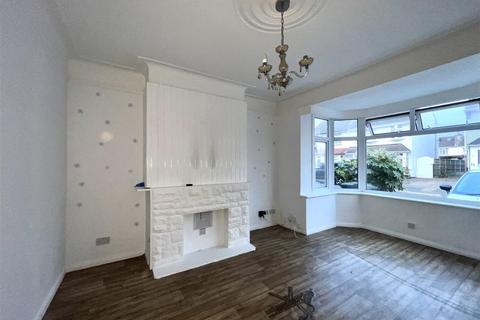 3 bedroom barn conversion to rent, Seaforth Grove, Southend-on-Sea