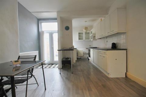 8 Barnfield Street, Denton, Manchester, M34 3PE