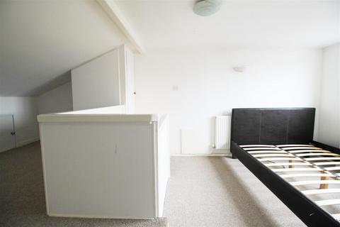 8 Barnfield Street, Denton, Manchester, M34 3PE
