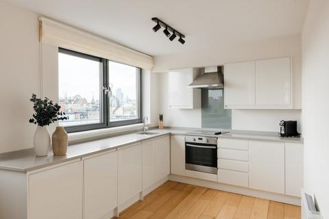 1 bedroom serviced apartment to rent, Tottenham Street, London W1T