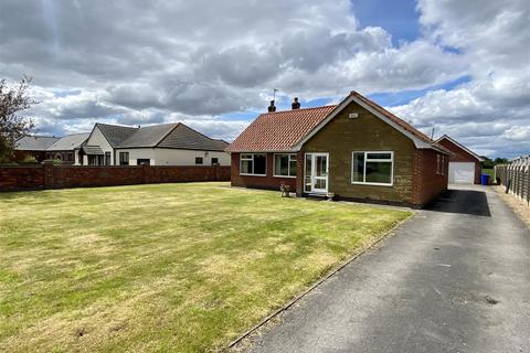 3 bedroom detached bungalow to rent, Newland, Goole