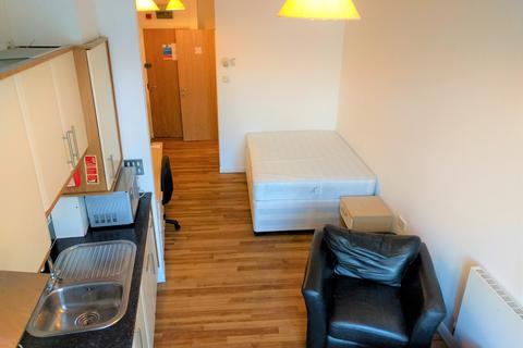 Studio to rent, The Kingsway, Portland House, City Centre, Swansea