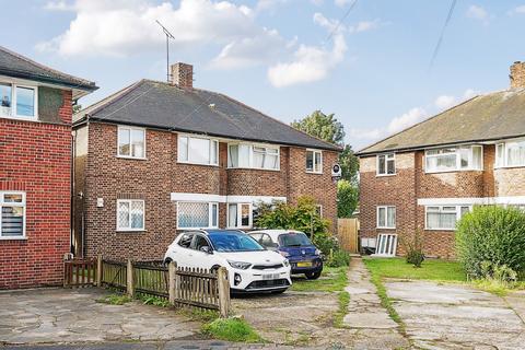 2 bedroom maisonette for sale, Reynolds Close, Carshalton SM5