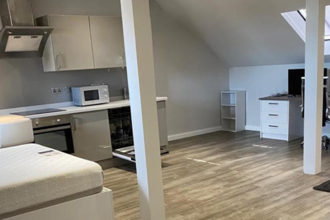 Studio to rent, (Studio for couples) West Walk, Leicester LE1