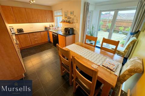 3 bedroom townhouse for sale, Broomhill Way, Poole BH15