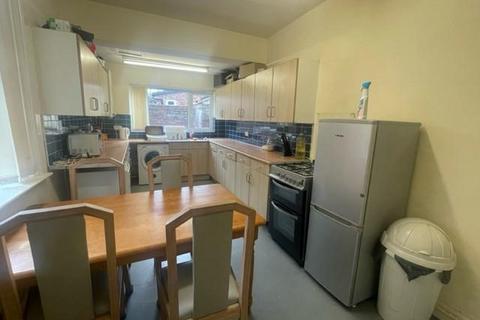 4 bedroom private hall to rent, Albion Road, Fallowfield, Manchester