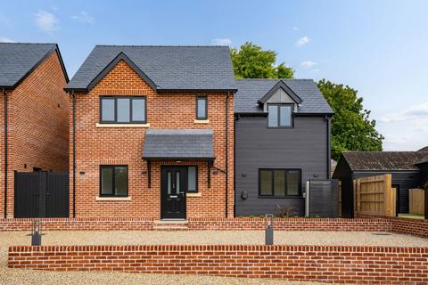 4 bedroom detached house for sale, Bumpstead Road, Hempstead