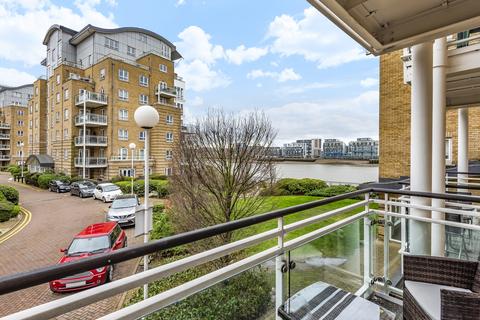 2 bedroom apartment to rent, St. Davids Square Isle Of Dogs E14