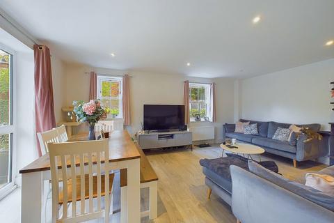 2 bedroom flat for sale, Irene House, 1 Parkfield Road, Worthing, BN13