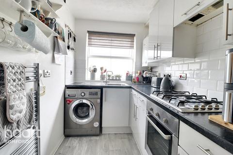 5 Abbey Close, Romford, RM1 2QN