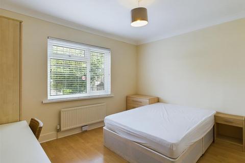 4 bedroom terraced house to rent, Crayford Road, Brighton