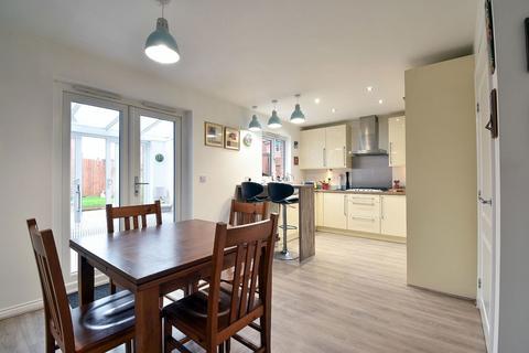 30 Freckleton Court, Adlington, Chorley, PR6 9FS