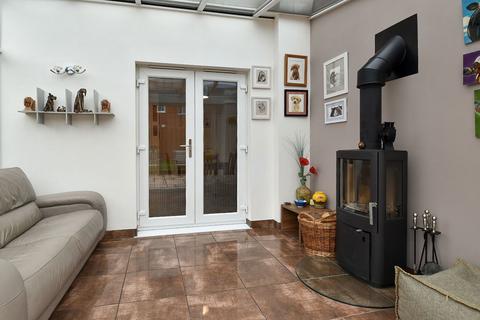 30 Freckleton Court, Adlington, Chorley, PR6 9FS