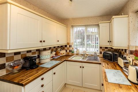 3 bedroom semi-detached bungalow for sale, Tyersal Lane, Bradford BD4