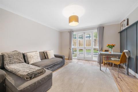 3 bedroom terraced house for sale, Elderwood Place, London