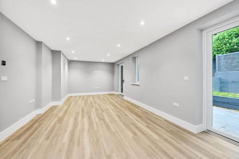 3 bedroom flat for sale, Bromley Avenue, Bromley