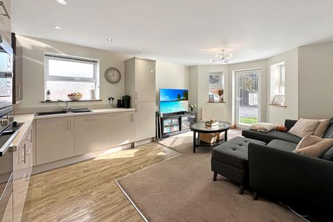 Flat 3, Rose Court, 2a Fobbing Road, Corringham, Stanford-le-hope, SS17 9BG