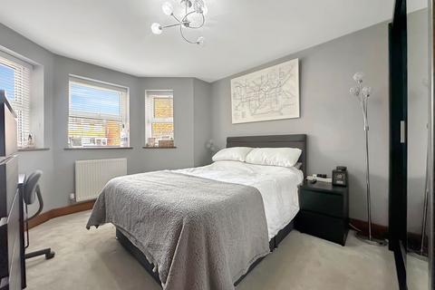 Flat 3, Rose Court, 2a Fobbing Road, Corringham, Stanford-le-hope, SS17 9BG