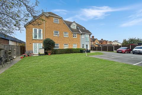 Flat 3, Rose Court, 2a Fobbing Road, Corringham, Stanford-le-hope, SS17 9BG