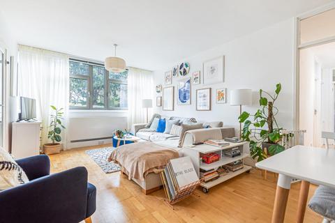 1 Holly Tree Close, London, SW19 6EA