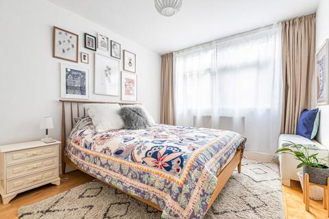 1 Holly Tree Close, London, SW19 6EA