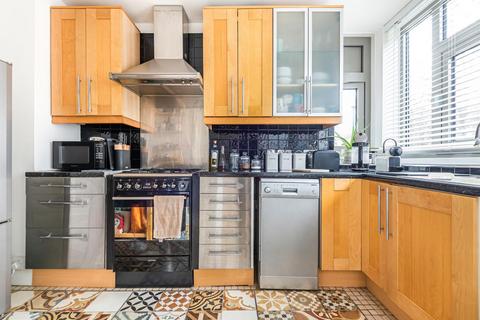 1 Holly Tree Close, London, SW19 6EA