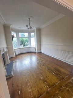 3 bedroom semi-detached house to rent, Barton Lane, Eccles, M30 0FR