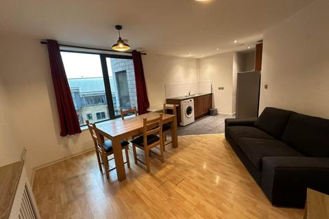 2 bedroom apartment to rent, City Road East, Manchester M15