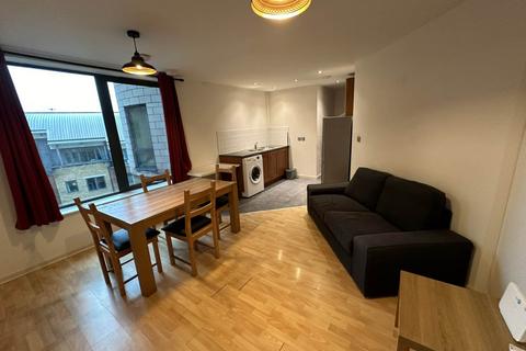 2 bedroom apartment to rent, City Road East, Manchester M15