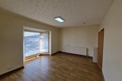 2 bedroom flat to rent, Millwood Street, Manselton, Swansea