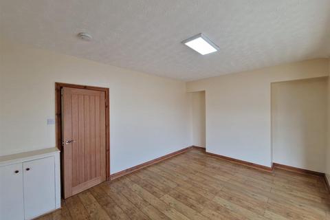 2 bedroom flat to rent, Millwood Street, Manselton, Swansea